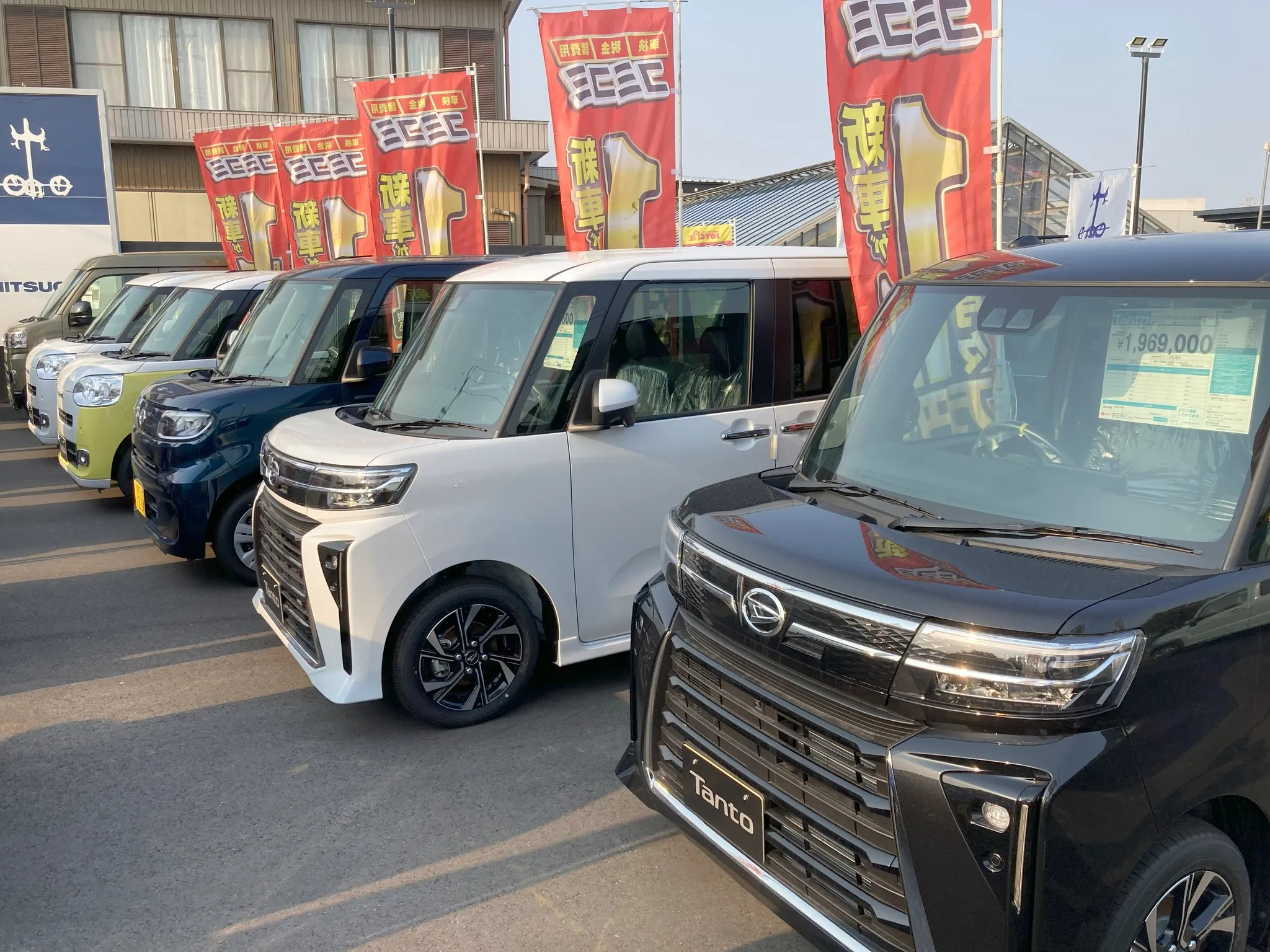 🚗✨ ダイハツの最新展示車が届きましたよ〜!