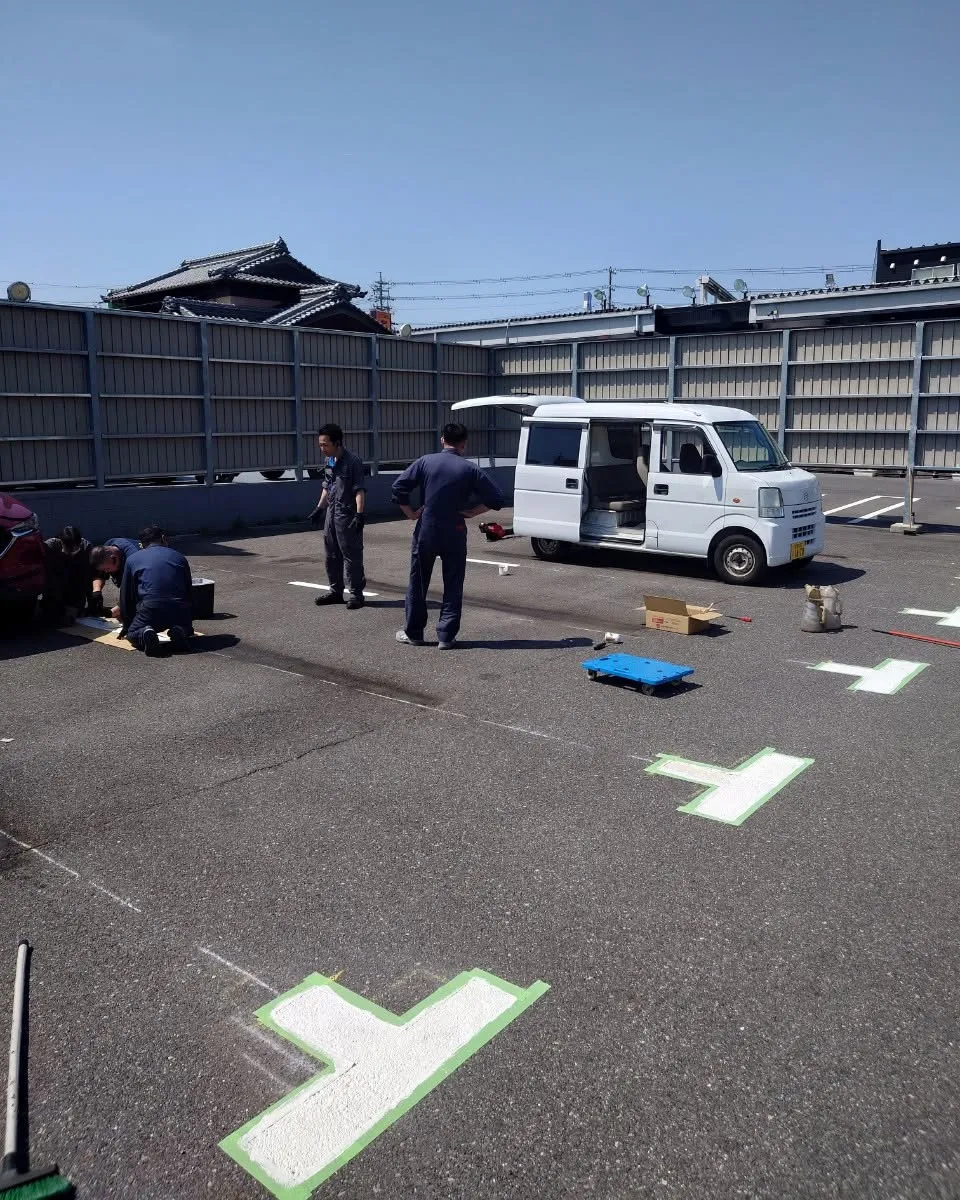 🚗✨ 駐車場ライン引き直しました！