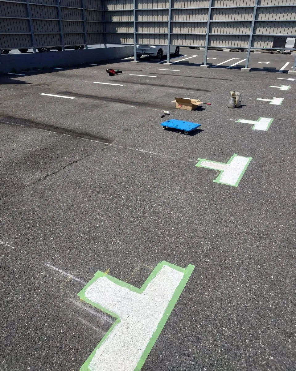 🚗✨ 駐車場ライン引き直しました！