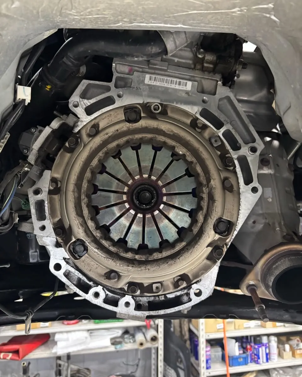 🚘クラッチオーバーホールを実施させていただきました🔧